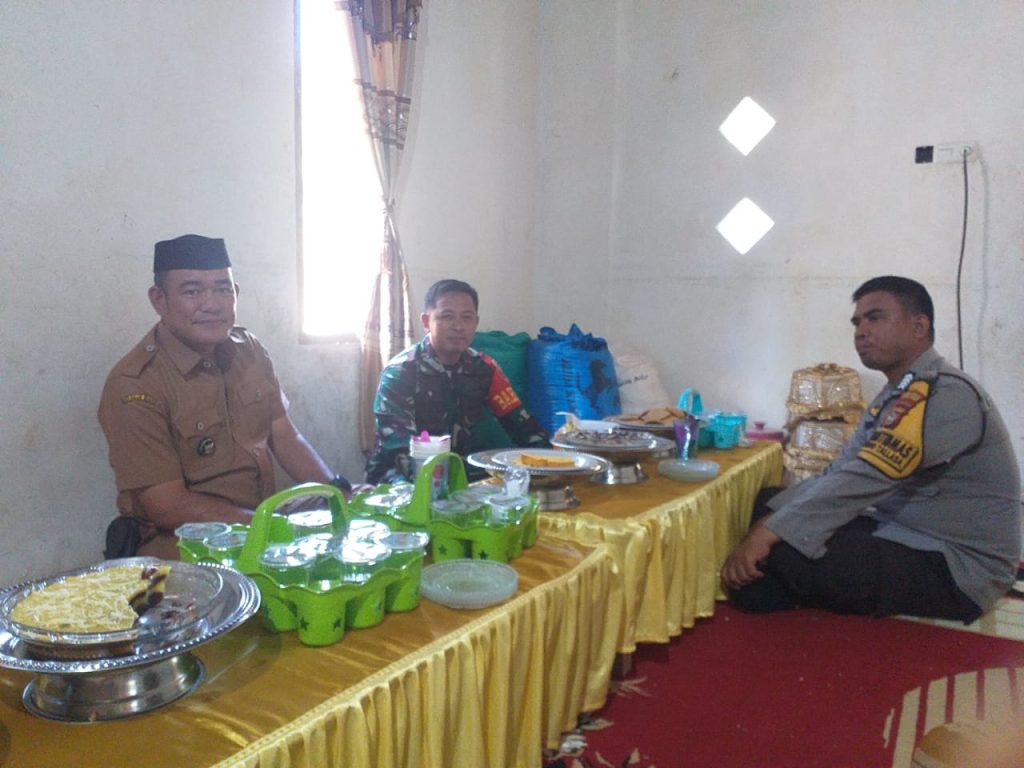 Pastikan Situasi Aman Lancar, Bhabinkamtibmas Desa Bonto Birao Pantau Acara Warga di Kampung Barone