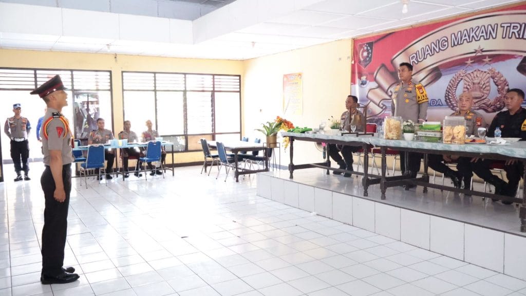 Safari Jumat Kapolda Sulsel dan Makan Siang Bersama Siswa Diktuk Bintara Polri di SPN Polda Sulsel