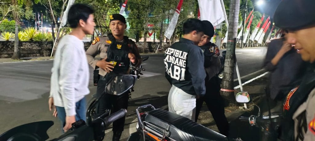 Polres Maros Himbau Pemuda Tidak Nongkrong Larut Malam Lewat Patroli Presisi