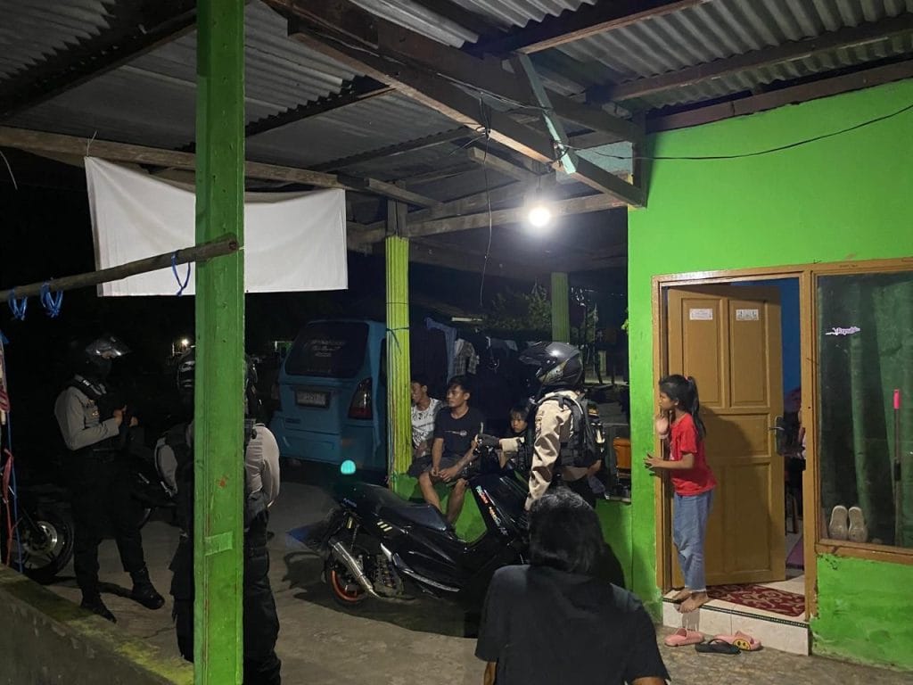 Sat Samapta Polres Maros Gelar Patroli Presisi, Himbau Pemuda Tidak Nongkrong Hingga Larut Malam