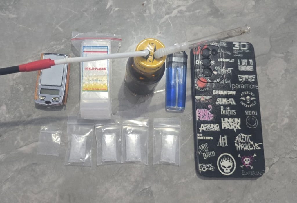 Polres Maros Tangkap Pengedar Sabu yang Beroperasi Lewat Media Sosial